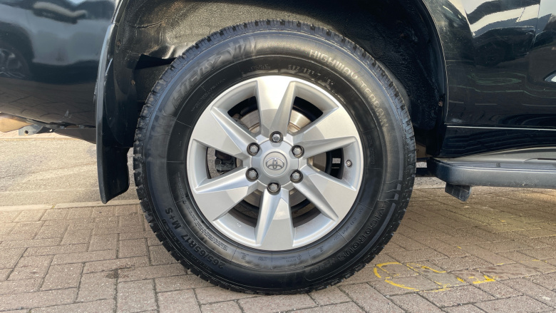 Toyota Land Cruiser 2.8 D-4D 204 Active 5dr Auto 7 Seats Diesel Station Wagon